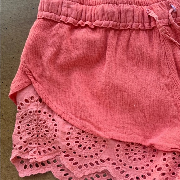 Shorts - Picture 3 of 3